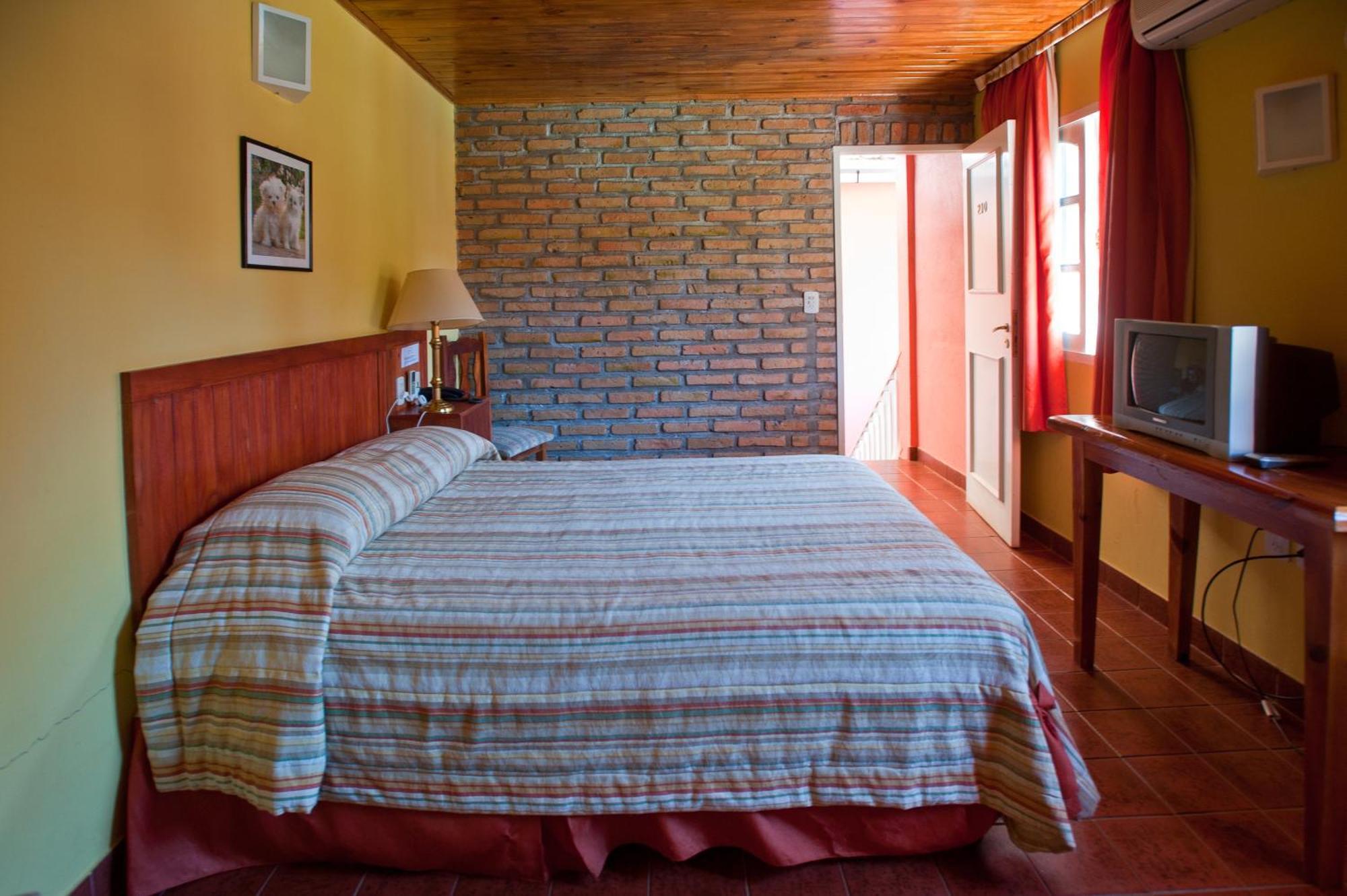 Hotel Posada La Sorgente ปูแอร์โตอีกวาซู ภายนอก รูปภาพ