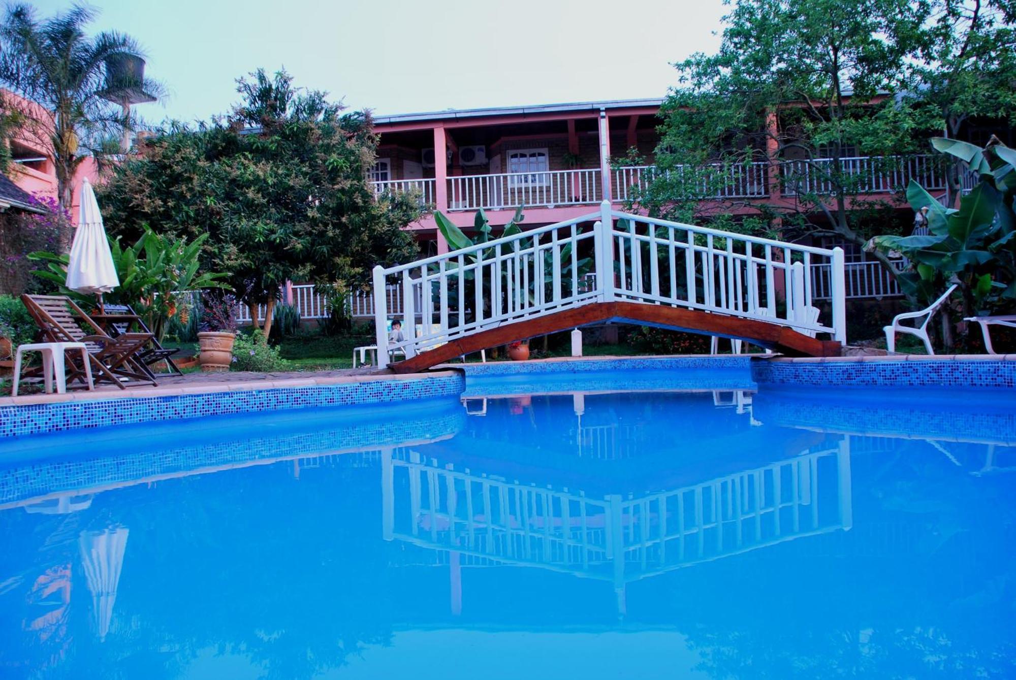Hotel Posada La Sorgente ปูแอร์โตอีกวาซู ภายนอก รูปภาพ