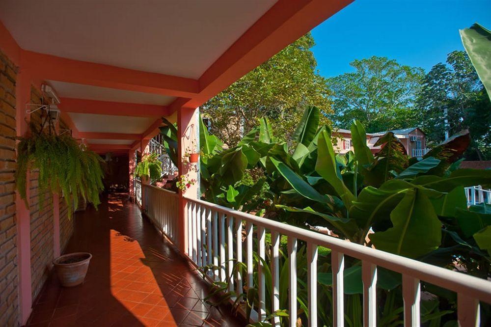 Hotel Posada La Sorgente ปูแอร์โตอีกวาซู ภายนอก รูปภาพ