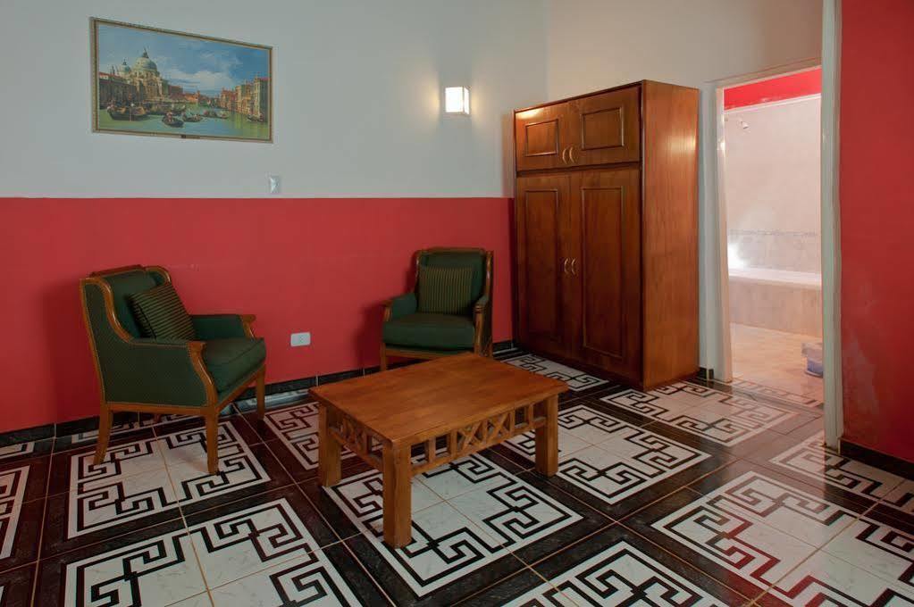 Hotel Posada La Sorgente ปูแอร์โตอีกวาซู ภายนอก รูปภาพ