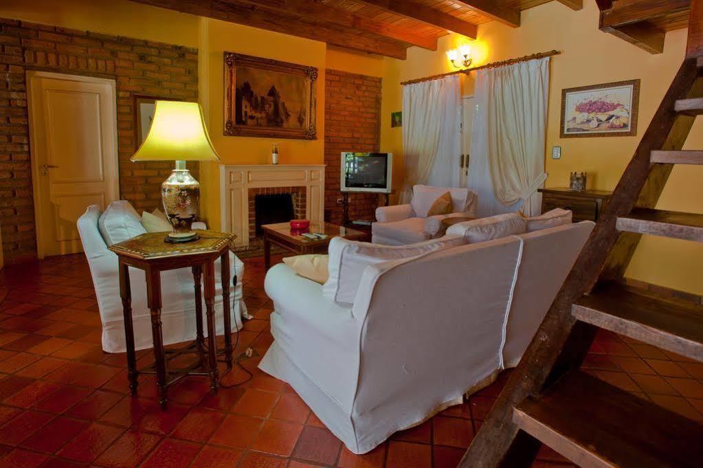 Hotel Posada La Sorgente ปูแอร์โตอีกวาซู ภายนอก รูปภาพ