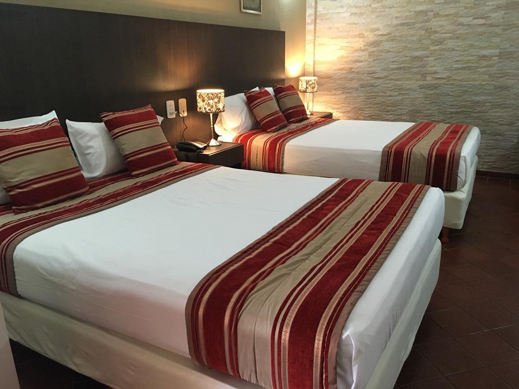 Hotel Posada La Sorgente ปูแอร์โตอีกวาซู ภายนอก รูปภาพ