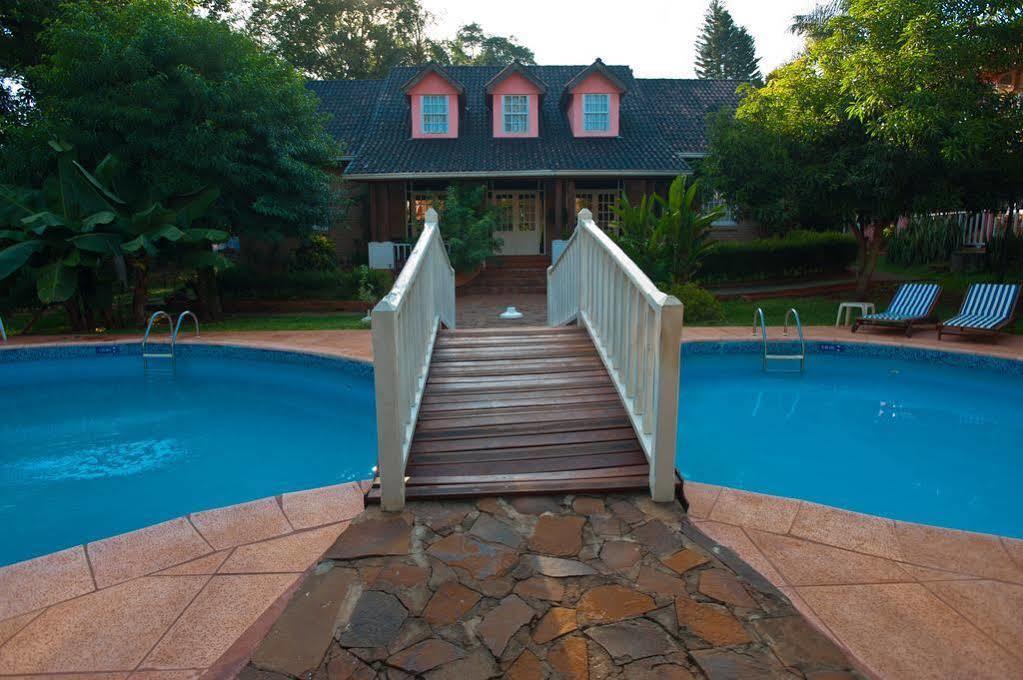 Hotel Posada La Sorgente ปูแอร์โตอีกวาซู ภายนอก รูปภาพ